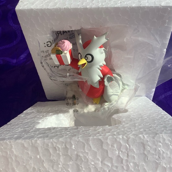 New Delibitd Christmas Edition Pokémon Standing Figurine Error Manufactured - Picture 6 of 16